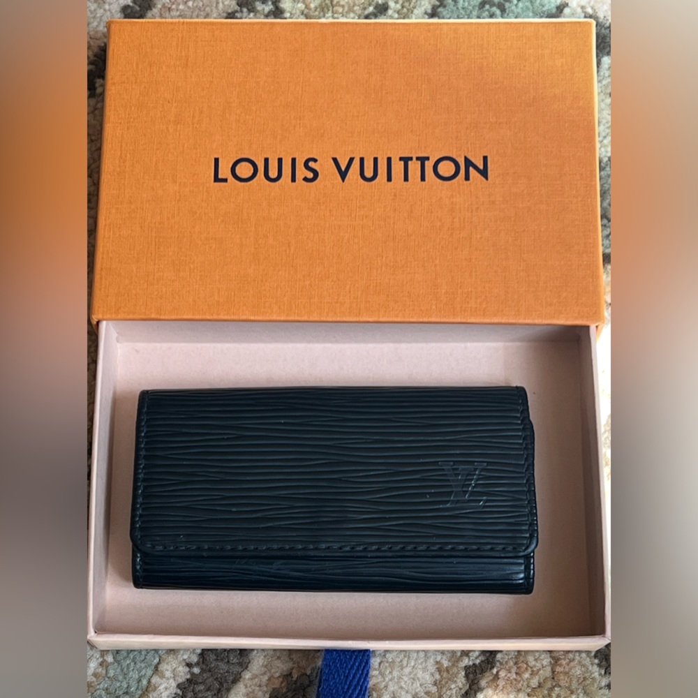 Louis Vuitton Black Epi Key Holder Like New with Box